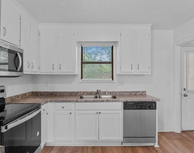 113 Tanglewood Drive - Photo Thumbnail 7