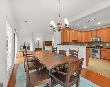 3071 Lenox Road Ne - Photo Thumbnail 7