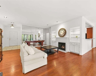 3071 Lenox Road Ne - Photo Thumbnail 5