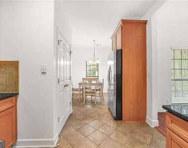 3071 Lenox Road Ne - Photo Thumbnail 11
