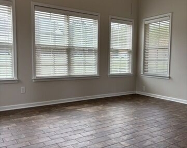 15 Covington Terrace - Photo Thumbnail 2