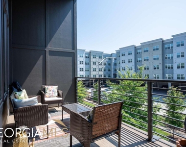 452 Latta Street Ne - Photo Thumbnail 4