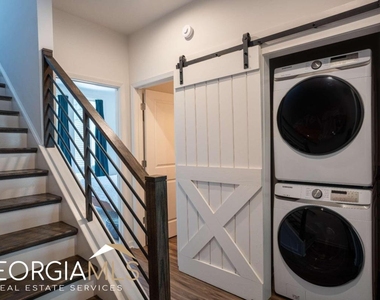 452 Latta Street Ne - Photo Thumbnail 5