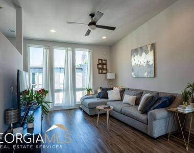 452 Latta Street Ne - Photo Thumbnail 2
