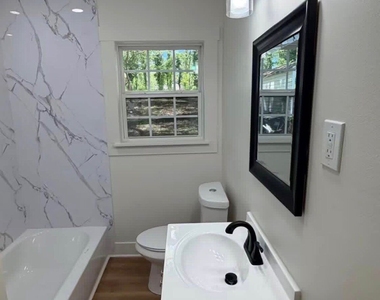 2118 Mulberry Street - Photo Thumbnail 4