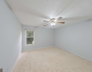 722 Thornapple Trail - Photo Thumbnail 9