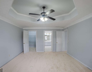 722 Thornapple Trail - Photo Thumbnail 4