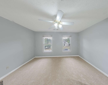 722 Thornapple Trail - Photo Thumbnail 10