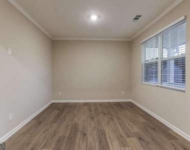 143 Cool Creek Court - Photo Thumbnail 9