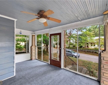 940 Burns Drive Sw - Photo Thumbnail 2