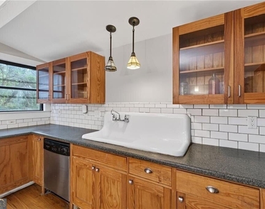 940 Burns Drive Sw - Photo Thumbnail 14