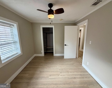4096 Adrian Street - Photo Thumbnail 11