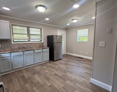 1941 Harrison Road - Photo Thumbnail 6