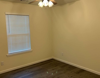 2210 Chaparral Drive - Photo Thumbnail 11