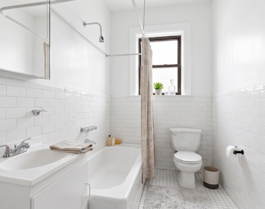 189 Claremont Avenue - Photo Thumbnail 5