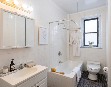 220 West 98th Street - Photo Thumbnail 6