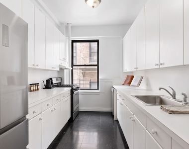 220 West 98th Street - Photo Thumbnail 4