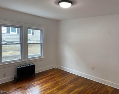 14 Langdon Ave - Photo Thumbnail 5