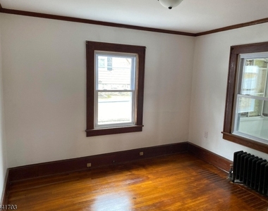 14 Langdon Ave - Photo Thumbnail 4