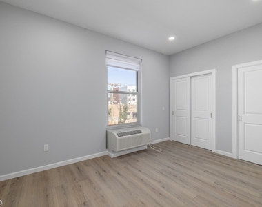 208 W 7th St - Photo Thumbnail 6