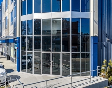208 W 7th St - Photo Thumbnail 11