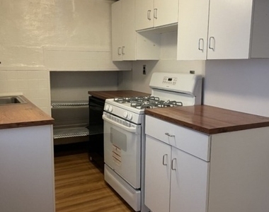 32 Willow Ave - Photo Thumbnail 4