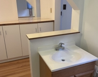 32 Willow Ave - Photo Thumbnail 8