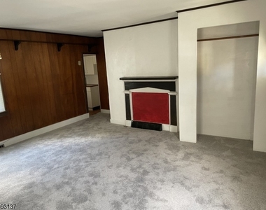 32 Willow Ave - Photo Thumbnail 2