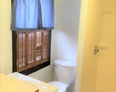 32 Willow Ave - Photo Thumbnail 7