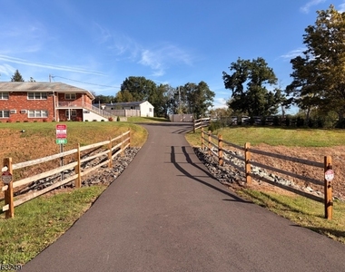 285 Stamets Rd - Photo Thumbnail 30