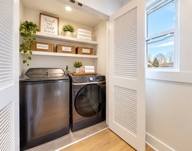 10 Cedar St - Photo Thumbnail 2