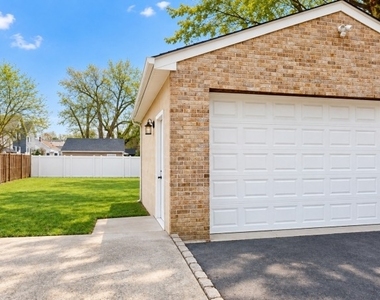 10 Cedar St - Photo Thumbnail 11