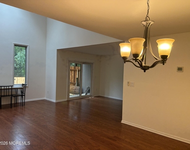 306 Cutty Court - Photo Thumbnail 4