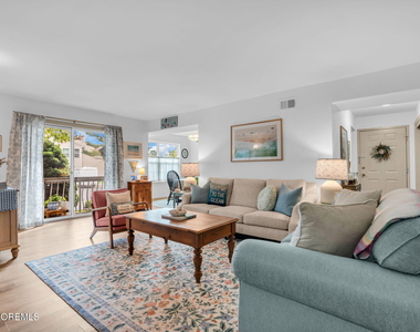 13 Diane Drive - Photo Thumbnail 3