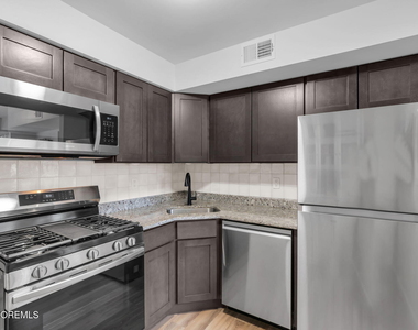 13 Diane Drive - Photo Thumbnail 9