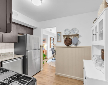13 Diane Drive - Photo Thumbnail 8