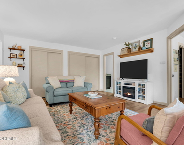13 Diane Drive - Photo Thumbnail 11