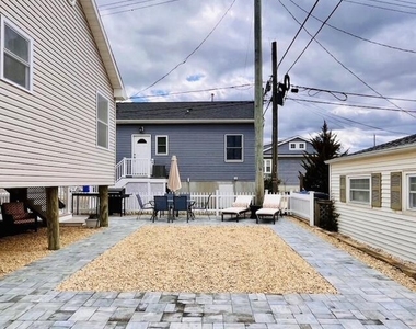 109 W Pompano Way - Photo Thumbnail 14
