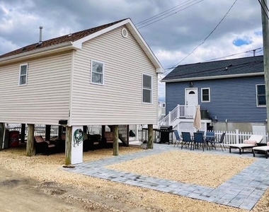 109 W Pompano Way - Photo Thumbnail 13