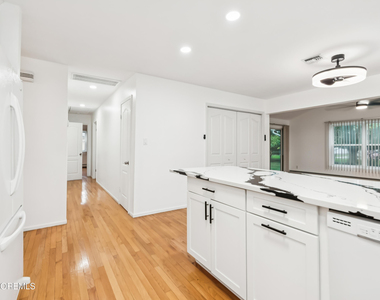 112 Barbuda Street - Photo Thumbnail 6