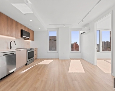 Fourth Avenue - Photo Thumbnail 9