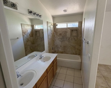 1378 E Cullumber Street - Photo Thumbnail 7