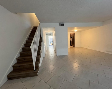 6542 Sw 41st Street - Photo Thumbnail 4