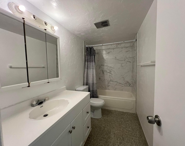 6542 Sw 41st Street - Photo Thumbnail 15