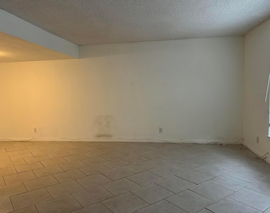 6542 Sw 41st Street - Photo Thumbnail 7