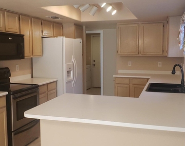 1343 E Angela Drive - Photo Thumbnail 1