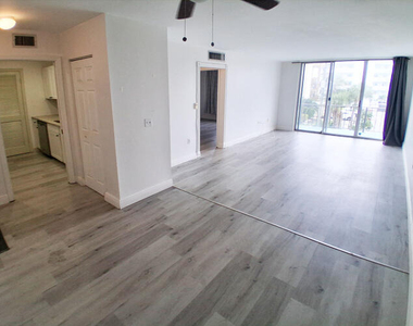 301 Croton Avenue - Photo Thumbnail 5