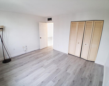 301 Croton Avenue - Photo Thumbnail 8