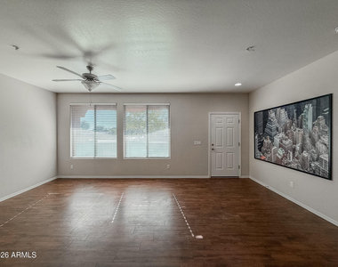 21655 N 36th Avenue - Photo Thumbnail 5