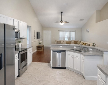 2256 Sw Franklin Street - Photo Thumbnail 8
